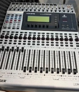 Behringer DDX3216